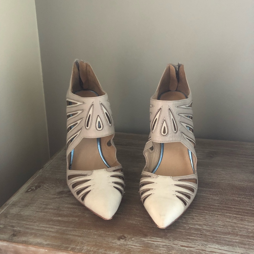 L.A.M.B Leather Stiletto sz 8.5